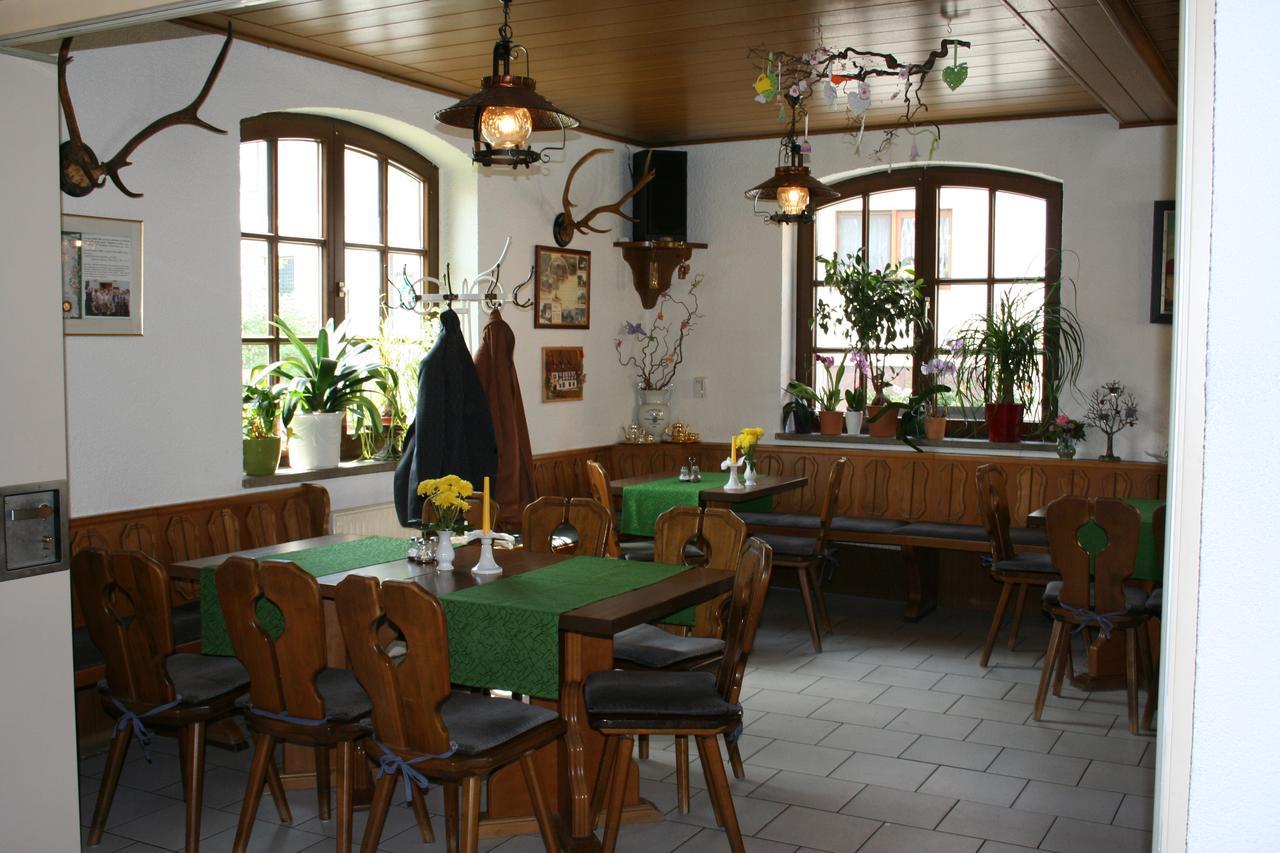 Gasthaus & Hotel Zur Linde Hermsdorf  Extérieur photo