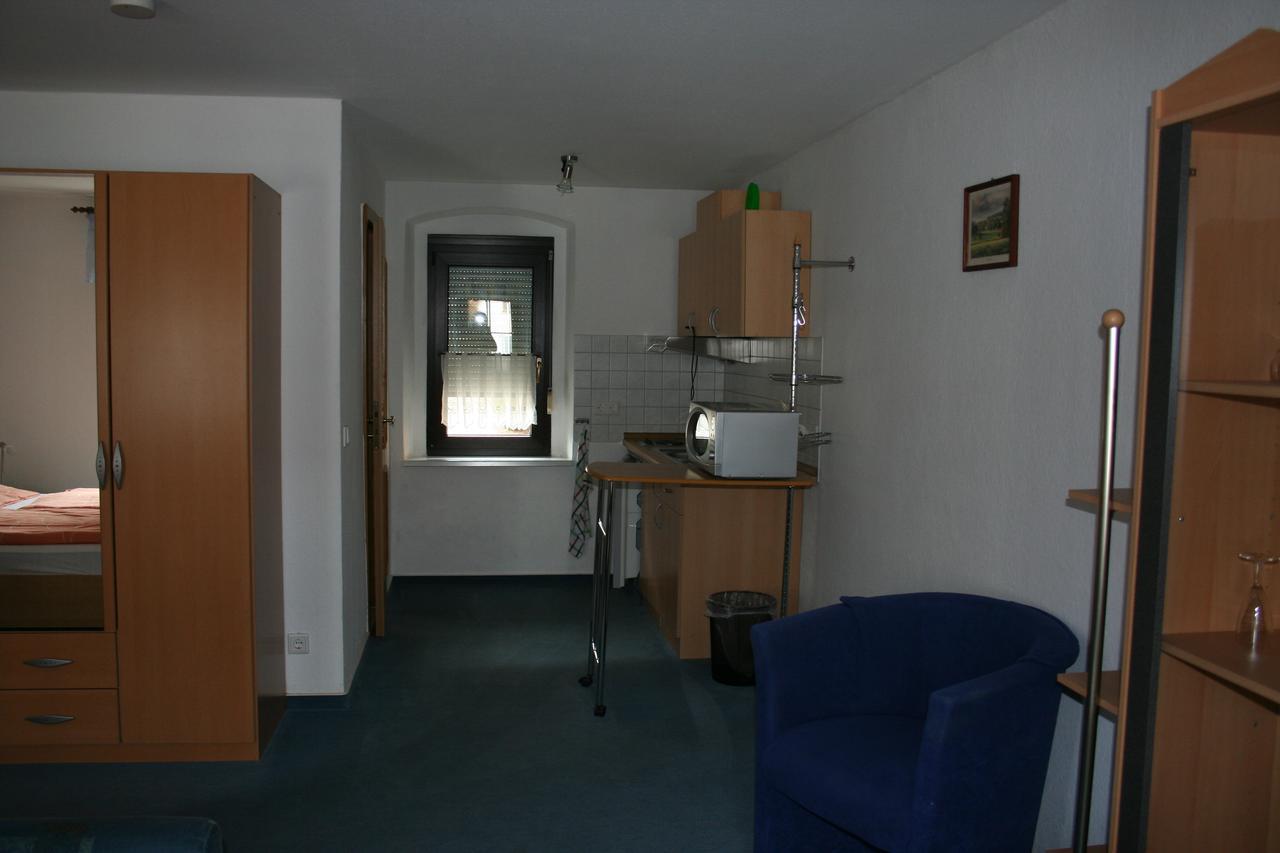 Gasthaus & Hotel Zur Linde Hermsdorf  Extérieur photo