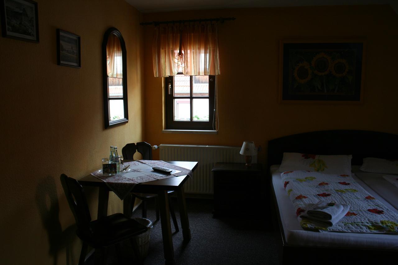 Gasthaus & Hotel Zur Linde Hermsdorf  Chambre photo